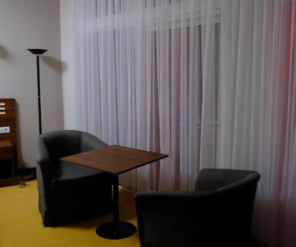 Aksoy Otel 3* أضنه